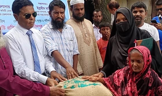 প্রধানমন্ত্রীর সাথে সমস্যা সমাধানে বসতে চান আইউব আলী