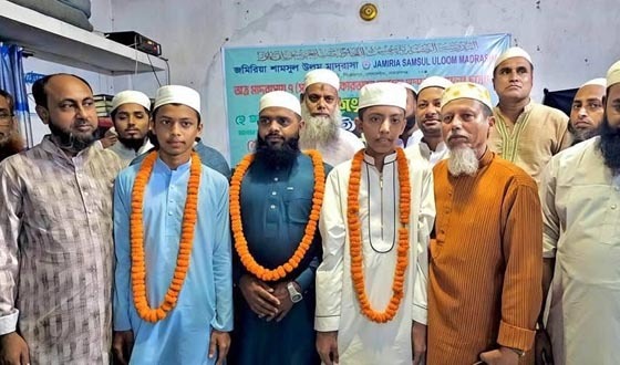 সোনারগাঁয়ে ৭ মাসে কোরআনে হাফেজ আবু বকরকে সংবর্ধনা