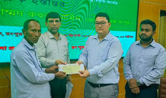 রংপুরে সড়ক দুর্ঘটনায় ক্ষতিগ্রস্ত ২৫ পরিবার পেল আর্থিক সহায়তা