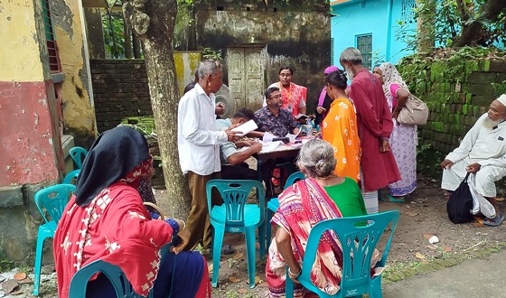 নড়াইলে বিনামূল্যে ২৫০ জনের চক্ষু পরীক্ষা ও লেন্স স্থাপন