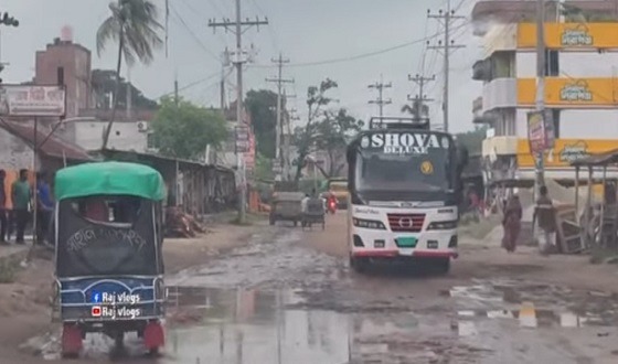 দৌলতপুরে ৩২ কোটি টাকা ব্যয়ে আল্লারদরগা সড়কের নির্মাণ কাজের উদ্বোধন