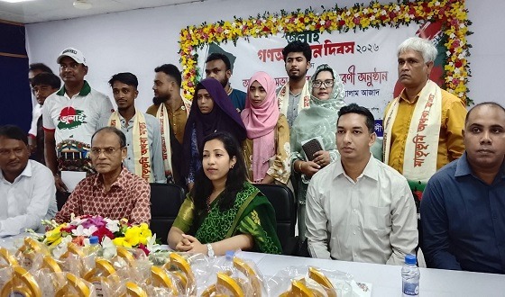 ‘অবৈধ ড্রেজার ধরিয়ে দিলে ৫০ হাজার টাকা পুরস্কার’