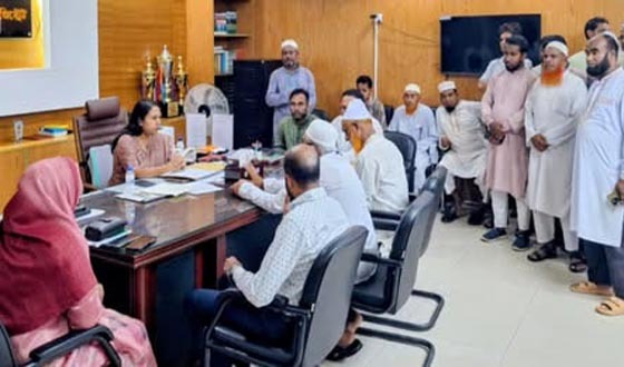 শেরপুর ১১ দলের পক্ষে স্মারকলিপি প্রদান