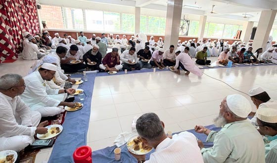 সাড়ে ৩ হাজার এতিম শিক্ষার্থীকে খাবার খাওয়ালেন প্রতিমন্ত্রী টুকু