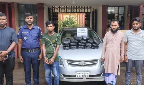 অভয়নগরে গাঁজাসহ প্রাইভেট কার জব্দ, আটক ৩