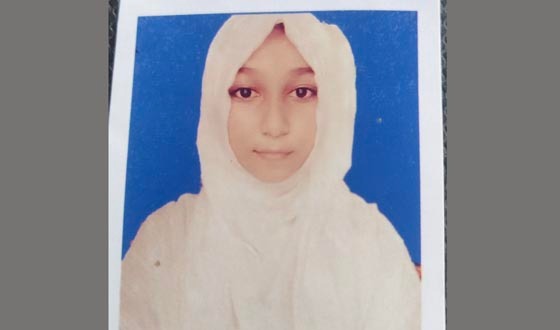 বাবার লাশ রেখে পরীক্ষা দেয়া ঋতু এসএসসিতে জিপিএ-৫ পেয়েছে