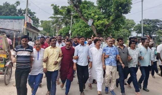 ফ্যামিলী কার্ডের জরিপ কর্মী নিয়োগ নিয়ে ইউএনও’র বিরুদ্ধে বিক্ষোভ