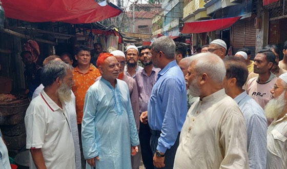 আরডিএ মার্কেট পরিদর্শনে চেয়ারম্যান, আধুনিকায়নের আশ্বাস