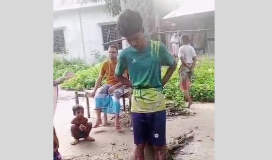 চাঁদপুরে মোবাইল চুরির সন্দেহে যুবককে গাছে বেঁধে নির্যাতনের অভিযোগ