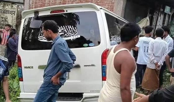 অটোরিকশাকে মাইক্রোবাসের ধাক্কায় বিএনপি নেতা নিহত, আহত ২