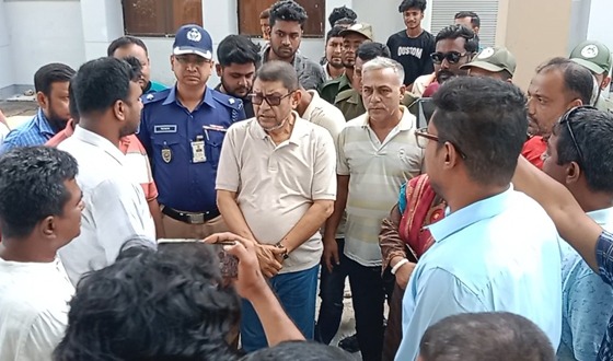 হঠাৎ করেই স্বাস্থ্য মন্ত্রী’র কোটচাঁদপুর স্বাস্থ্য কমপ্লেক্স পরিদর্শন
