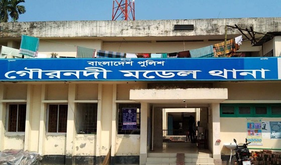 বরিশালে শিক্ষককে বেঁধে বাসায় ডাকাতি