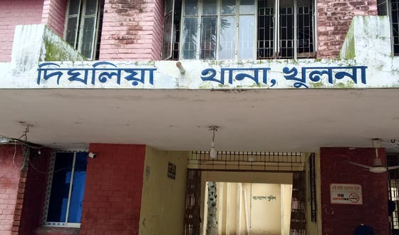 পল্লী চিকিৎসকের কাছে ৫ লাখ টাকা চাঁদা দাবি, বাড়িতে গুলিবর্ষণ