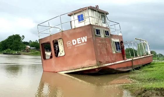 অযত্নে নষ্ট হচ্ছে কোটি টাকার রেসকিউ বোট, উধাও যন্ত্রাংশ