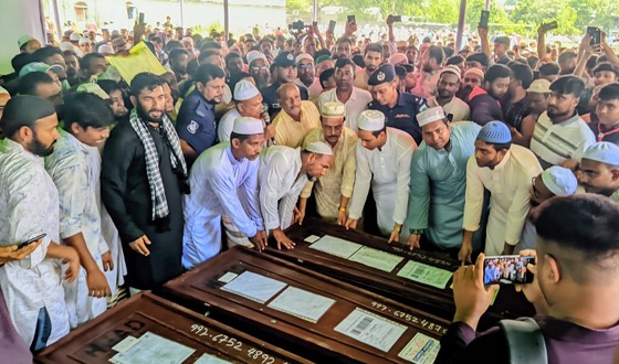 আত্রাইয়ে একে একে দাফন করা হলো সাত প্রবাসী রেমিটেন্স যোদ্ধার মরদেহ