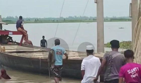 দৌলতপুরে পদ্মার ধারে ফুটবল খেলতে গিয়ে শিশু নিখোঁজ