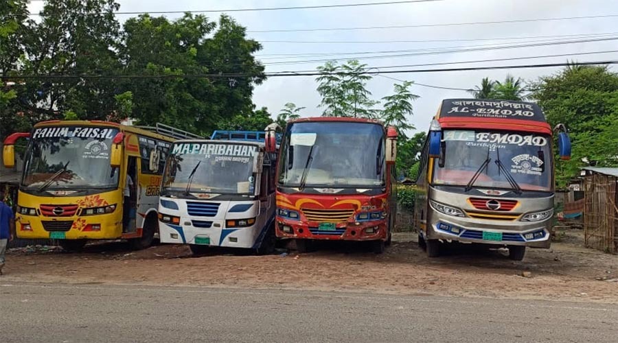 চুয়াডাঙ্গার ৫ রুটে বাস-মিনিবাস বন্ধ, ভোগান্তিতে যাত্রীরা
