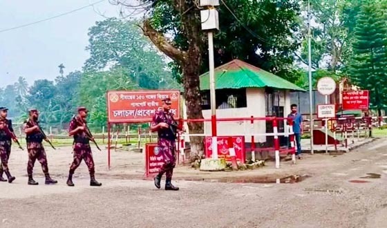 হিলি স্থলবন্দরে আমদানি-রপ্তানি বন্ধ ঘোষণা ভারতীয় ব্যবসায়ীদের