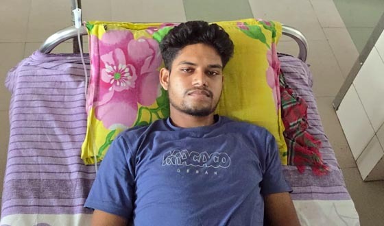 ১৬ বছরের সাব্বিরের জীবন, ছেলেকে বাঁচাতে দুয়ারে দুয়ারে কাঁদছেন মা