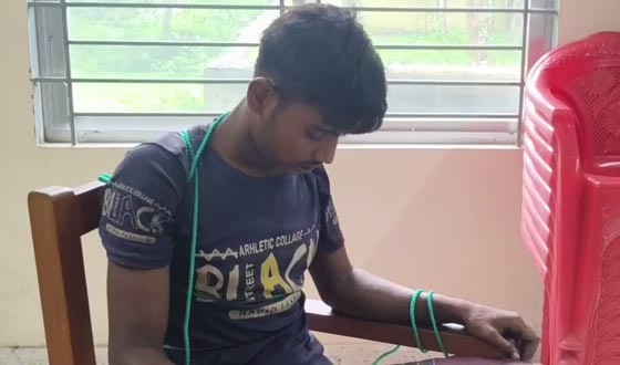 লক্ষ্ণীপুরে বিদ্যালয়ে রড-গ্রিল চুরি, সিসিটিভি ফুটেজে শনাক্ত যুবক