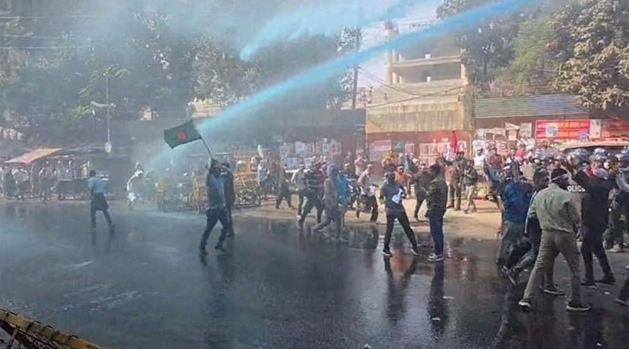 ৯ম পে-স্কেল বাস্তবায়নে যমুনা ঘেরাও, পুলিশের বাঁধা