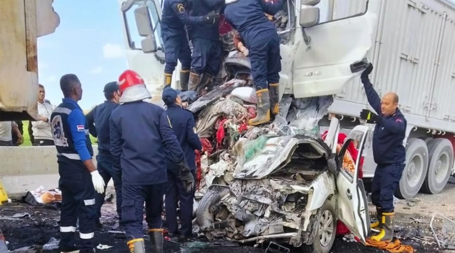 মিসরে ট্রাক-পিকআপ সংঘর্ষে ১৮ জেলের মৃত্যু