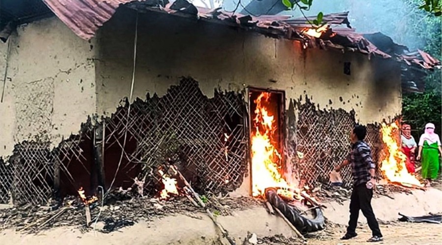 ডাইনি অপবাদে মা ও ১০ মাসের শিশুকে পুড়িয়ে হত্যা