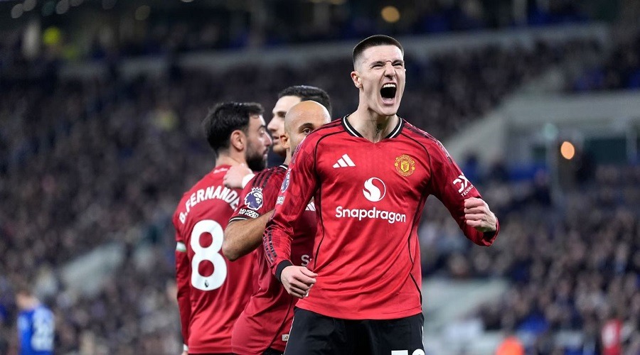 এভার্টনের সাথে জয় পেলো ম্যানইউ