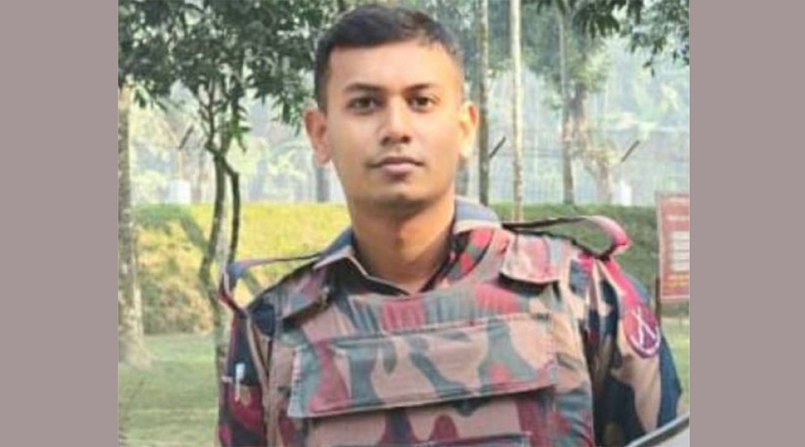 সীমান্তে নিজের বুকে গুলি করে বিজিবি সদস্যের আত্মহত্যা!