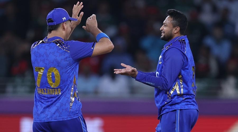 অলরাউন্ড নৈপুণ্যে এমআই এমিরেটসকে ফাইনালে তুললেন সাকিব