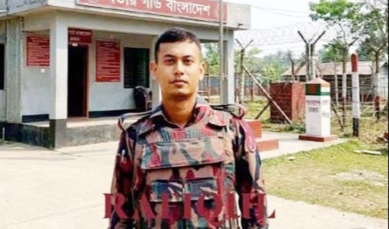 ঝিনাইদহের তরুণ বিজিবি সদস্য নাসির নিজের বুকে গুলি করে নিহত