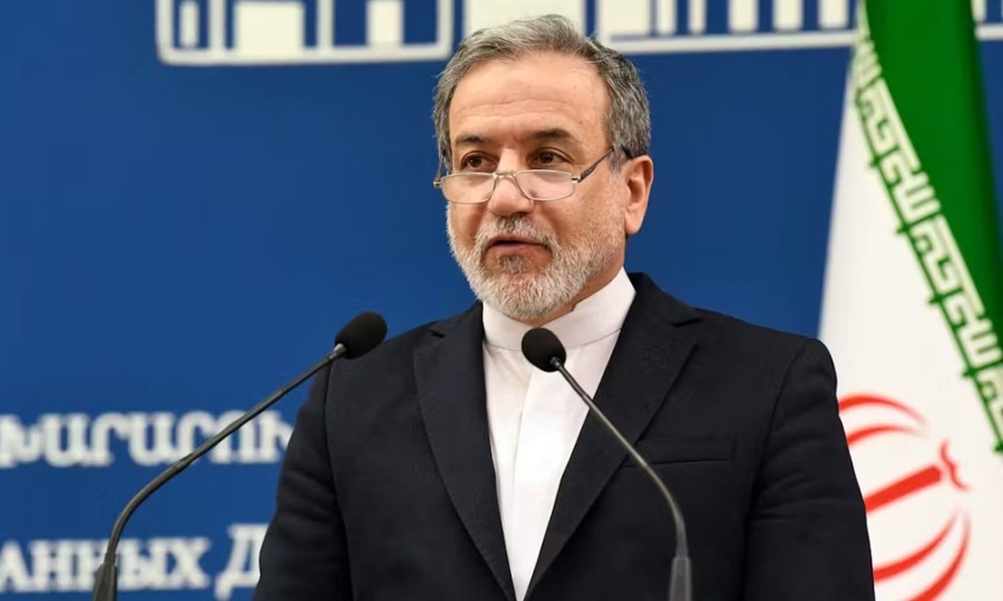 সম্পূর্ণ সরকারের নিয়ন্ত্রণে ইরান: দাবি আরগাচির