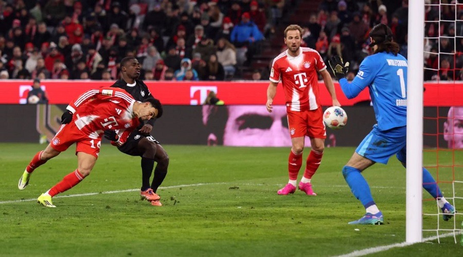 ভলফসবুর্গের জালে বায়ার্নের গোল বন্যা