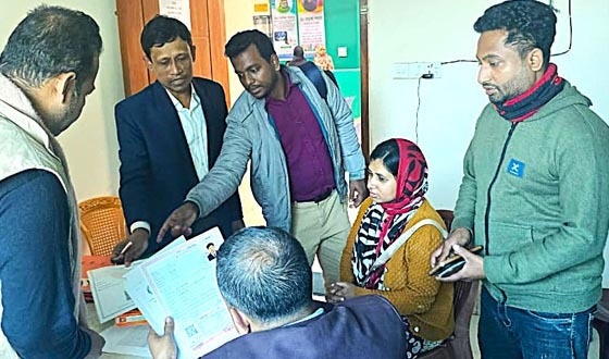 হোমনায় মোবাইল কোর্টে  তিন ডায়াগনস্টিক সেন্টার জরিমানা