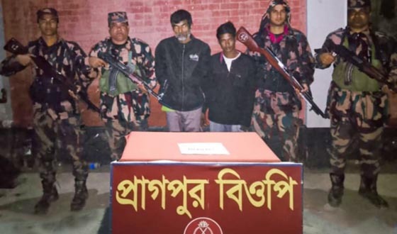 দৌলতপুরে মাদক ও চোরাচালানী মালামাল আটক