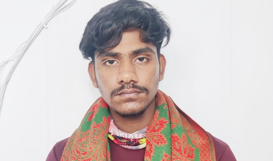 লালমোহনে স্ত্রীকে বালিশ চাপা দিয়ে হত্যা, স্বামী আটক