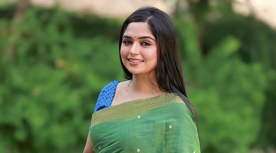 নেতিবাচক মন্তব্যের কড়া জবাব দিলেন হিমি