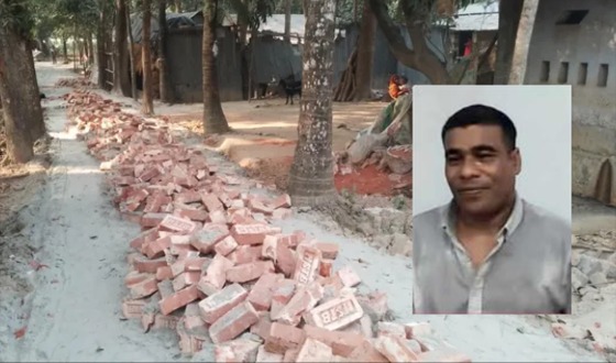 শার্শায় চাঁদা না পেয়ে তুলে ফেললো সড়কের ইট