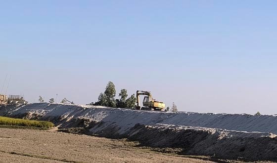 রাণীশংকৈল বালু মহাল না থাকায় বিপাকে ঠিকাদার