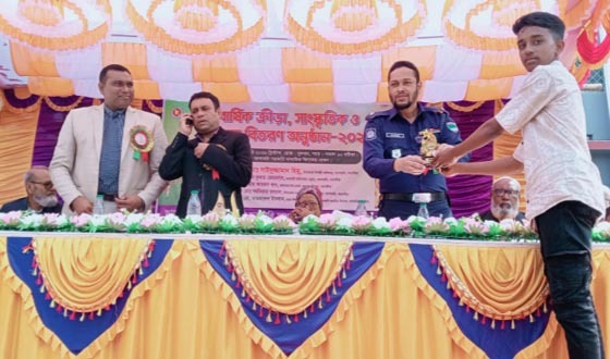 আশাশুনি বিদ্যালয়ে সাংস্কৃতিক অনুষ্ঠান ও পুরস্কার বিতরণ