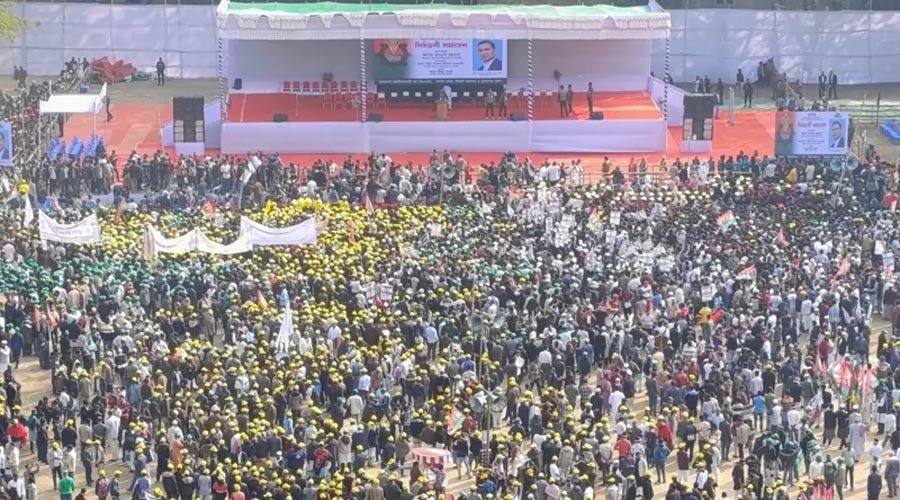 কানায় কানায় পূর্ণ আলিয়া মাঠ, মিছিল আর স্লোগানে মুখর