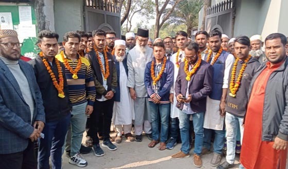 আশাশুনিতে ১২ নেতা-কর্মীর জামায়াতে যোগদান