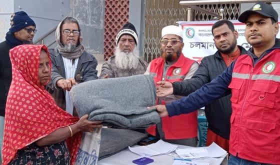 আশাশুনিতে কম্বল বিতরণ