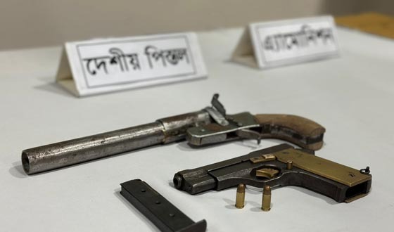 গাংনীতে ২টি পিস্তল ও গুলি উদ্ধার