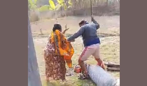 তানোরে সম্পত্তির ভাগ চাওয়ায় বোনকে পিটিয়ে পাঁ ভাংলো ভাই