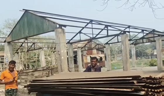 মুন্সীগঞ্জে পুরনো টিন খুলে বিক্রির অভিযোগ