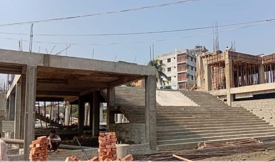 আমতলী মসজিদের নির্মাণ কাজে অনিয়মের অভিযোগ