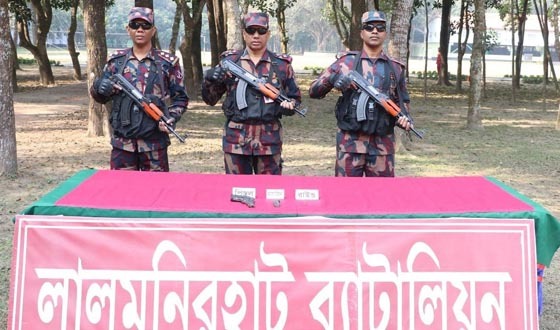 লালমনিরহাট সীমান্তে ইউএসএ তৈরি পিস্তল উদ্ধার