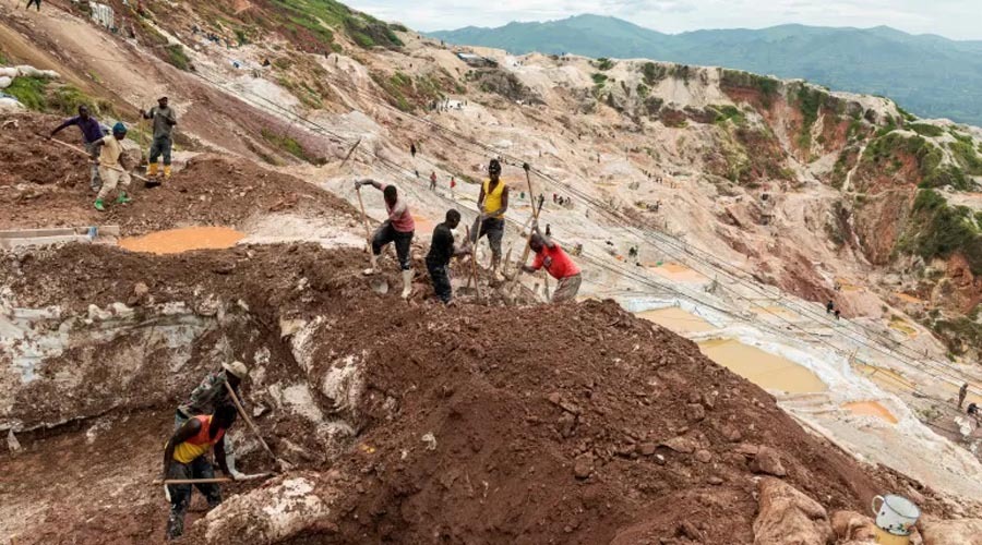 কঙ্গোতে খনি ধসে নিহত দুই শতাধিক, আটকে আছেন আরও অনেকে