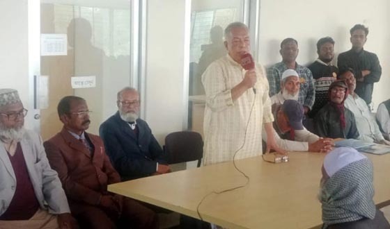 আশাশুনিতে মুক্তিযোদ্ধাদের সাথে স্বতন্ত্র প্রার্থীর মতবিনিময়